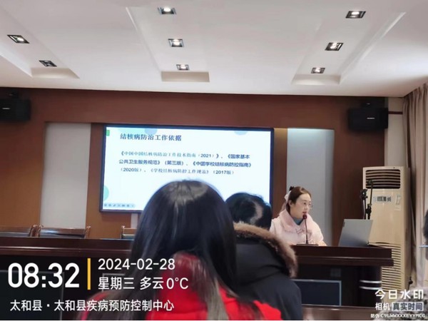图2 结防科工作人员现场授课中.png